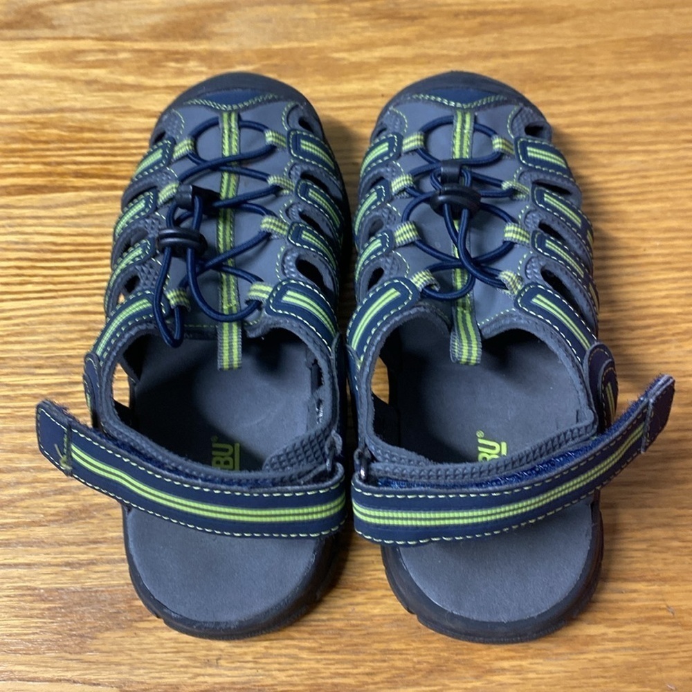 Khombu Dillion SandalS Water Shoes Size 2 - Picture 2 of 8